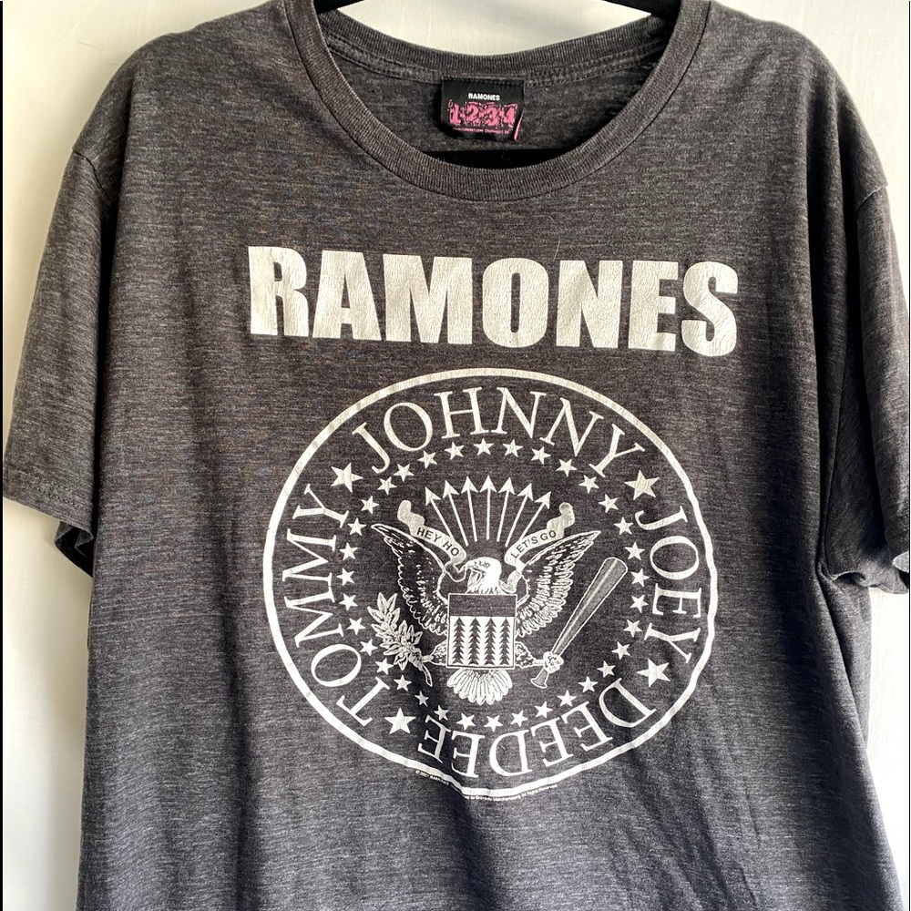 RAMONES 1-2-3-4 MUST HAVE Punk Rock Tee!!!